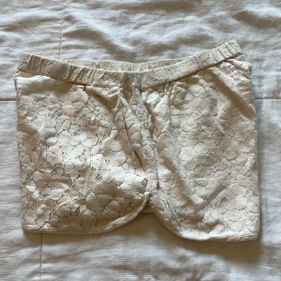 CUSP by Neiman Marcus shorts. Size Small. - Picture 2 of 3
